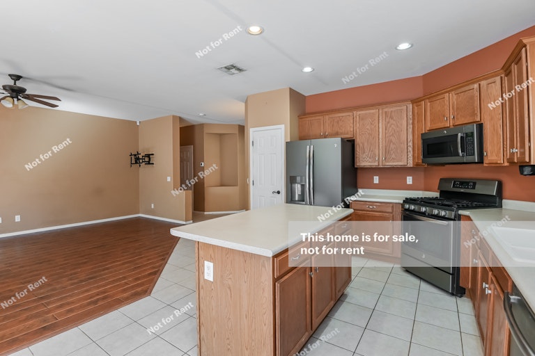 Photo 13 of 27 - 61025 E Eagle Heights Dr, Tucson, AZ 85739