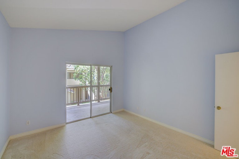 Photo 19 of 23 - 211 Gallery Way, Tustin, CA 92782