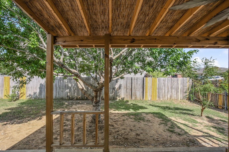 Photo 26 of 26 - 16728 Woodside Dr, Justin, TX 76247