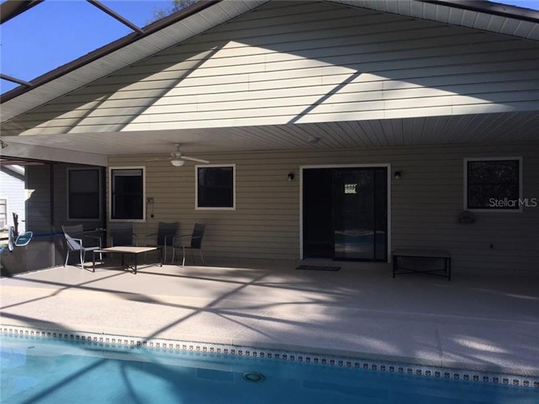 Photo 14 of 24 - 618 First Ave, Lady Lake, FL 32159
