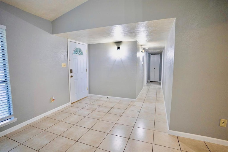 Photo 6 of 20 - 16906 Cairngale St, Houston, TX 77084
