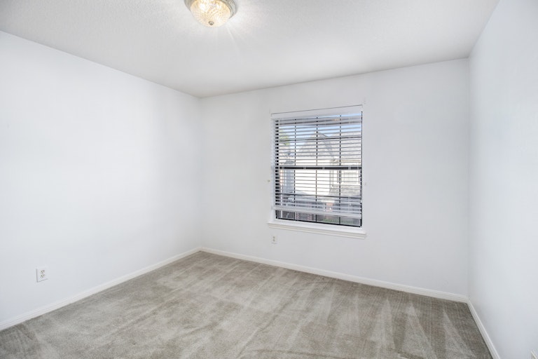 Photo 16 of 17 - 8613 Mapletwist St, Houston, TX 77083