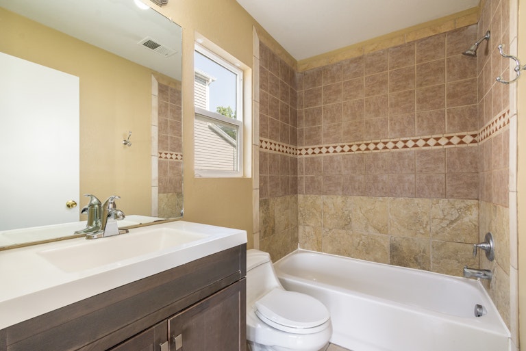 Photo 15 of 19 - 15645 E 50th Ave, Denver, CO 80239