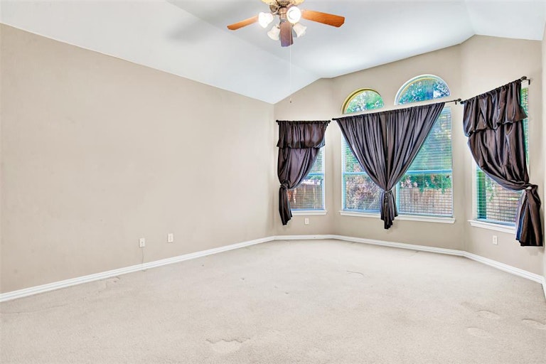 Photo 20 of 40 - 1418 Oxbow Dr, Cedar Hill, TX 75104