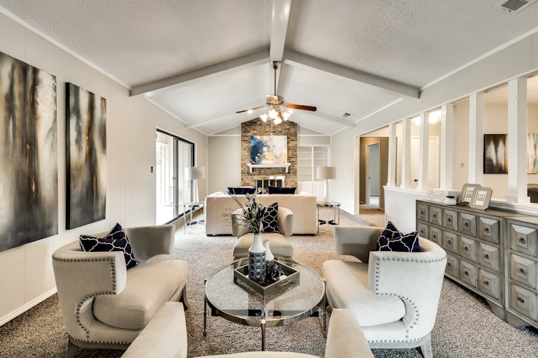 Photo 11 of 26 - 2805 Teakwood Ln, Plano, TX 75075