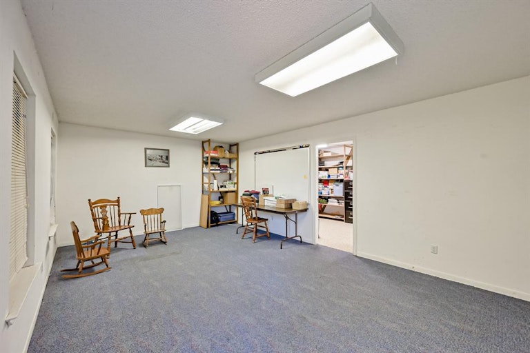 Photo 32 of 40 - 5607 Oak Branch Dr, Arlington, TX 76016