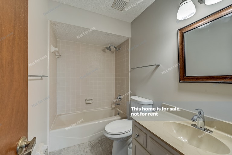 Photo 26 of 35 - 9943 Fawn Ridge Dr, Jacksonville, FL 32256