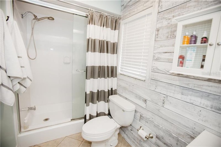 Photo 16 of 24 - 3399 Espanola Dr, Sarasota, FL 34239