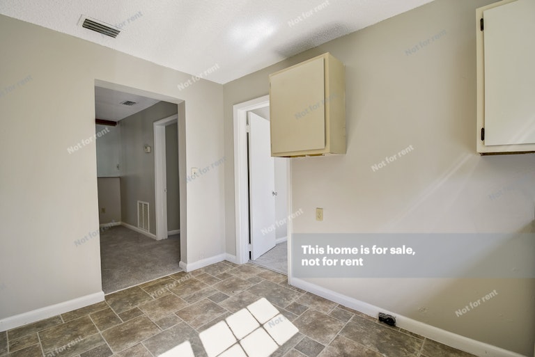 Photo 25 of 29 - 827 Dennison St, Jacksonville, FL 32254