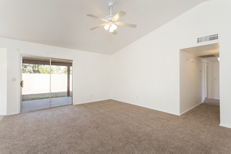 Photo 8 of 17 - 6414 W North Ln, Glendale, AZ 85302