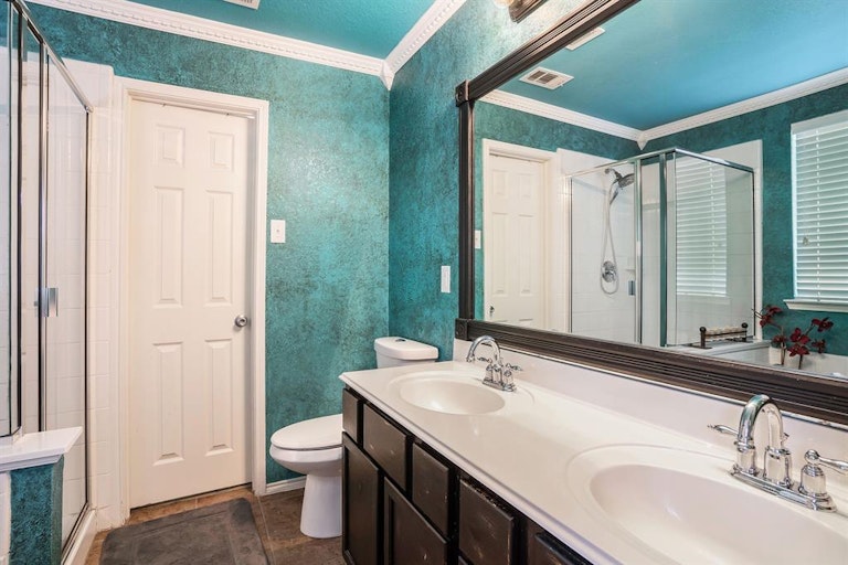 Photo 24 of 34 - 5901 Westgate Dr, Fort Worth, TX 76179