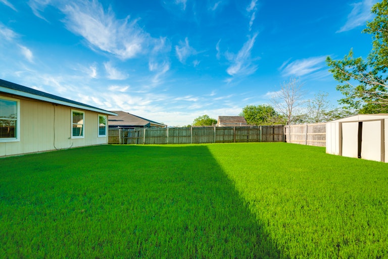 Photo 26 of 28 - 2039 Angelica Way, Dallas, TX 75217