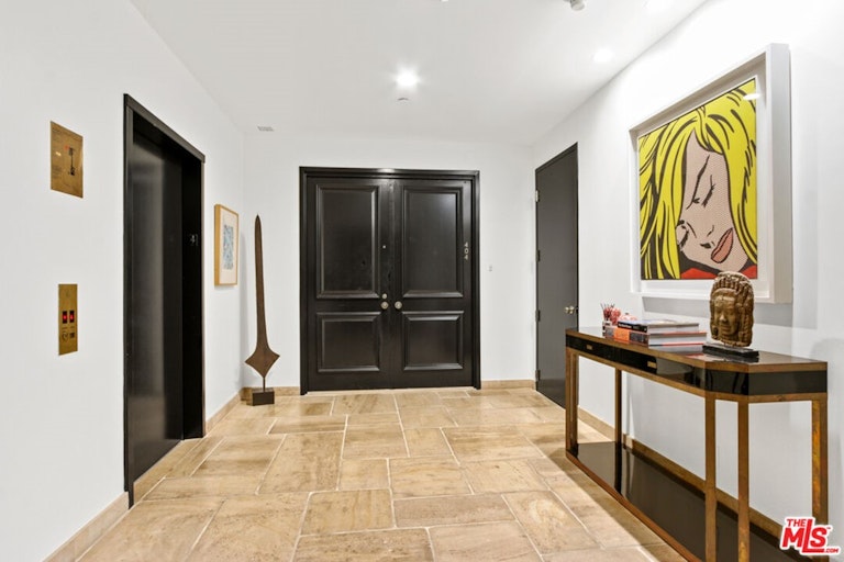 Photo 3 of 40 - 10601 Wilshire Blvd #404, Los Angeles, CA 90024