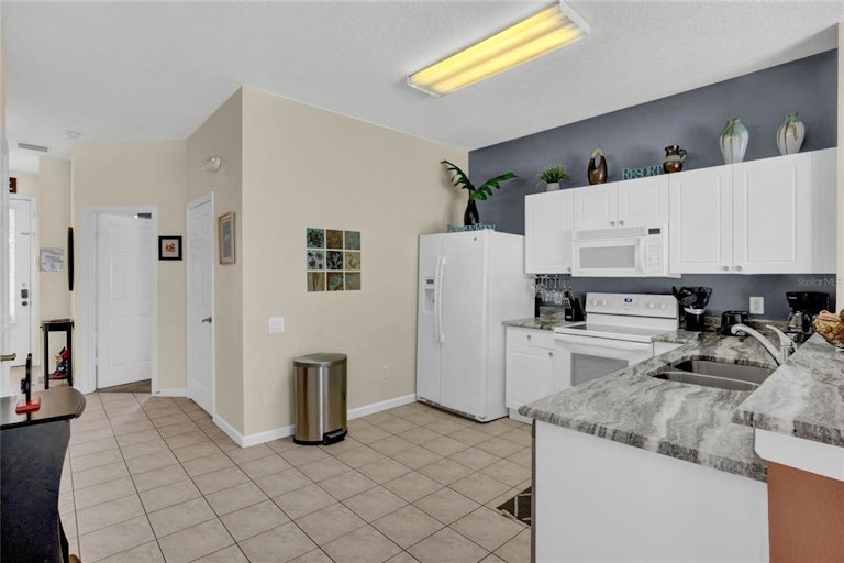 Photo 18 of 46 - 2371 Silver Palm Dr, Kissimmee, FL 34747