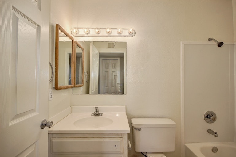 Photo 13 of 25 - 1133 E Glade Cir, Mesa, AZ 85204