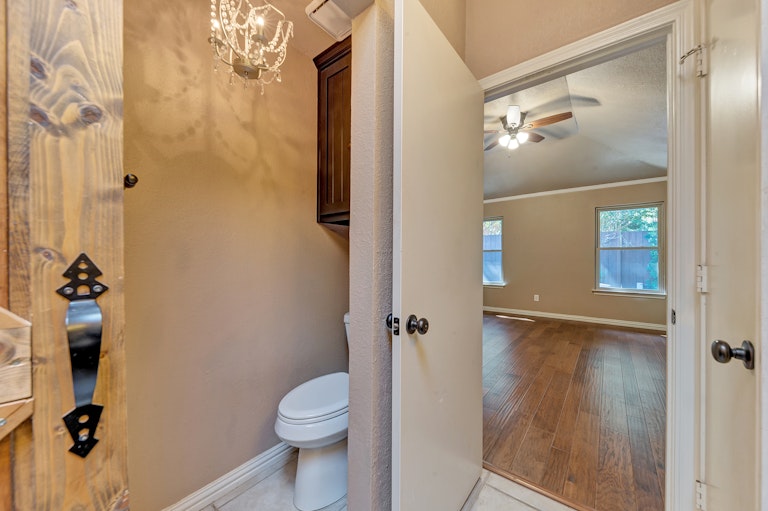 Photo 19 of 25 - 1453 Hampton Rd, Grapevine, TX 76051