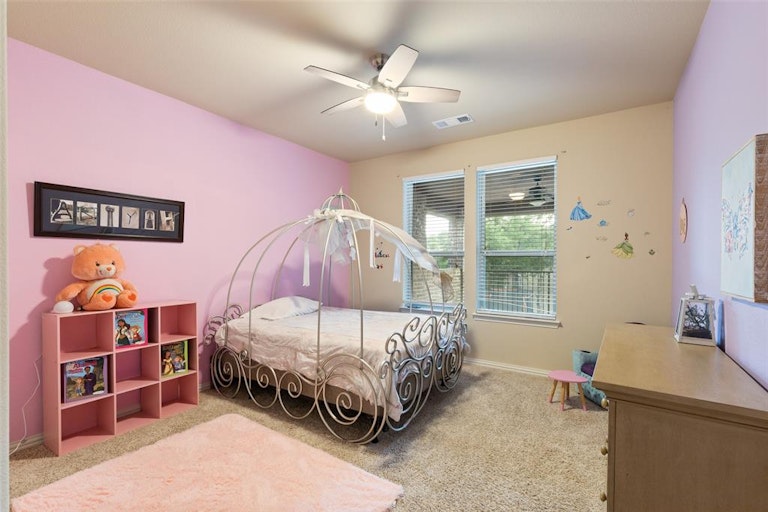 Photo 26 of 40 - 1041 Wagner Way, Lantana, TX 76226