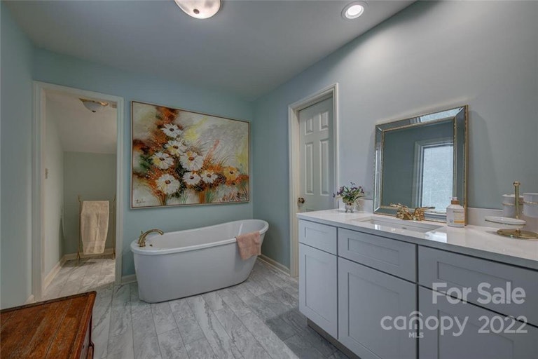 Photo 25 of 40 - 5060 Kentwood Dr, Gastonia, NC 28056