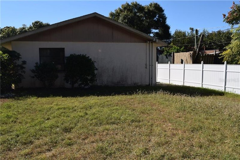 Photo 10 of 11 - 4011 Annie St, Sarasota, FL 34233