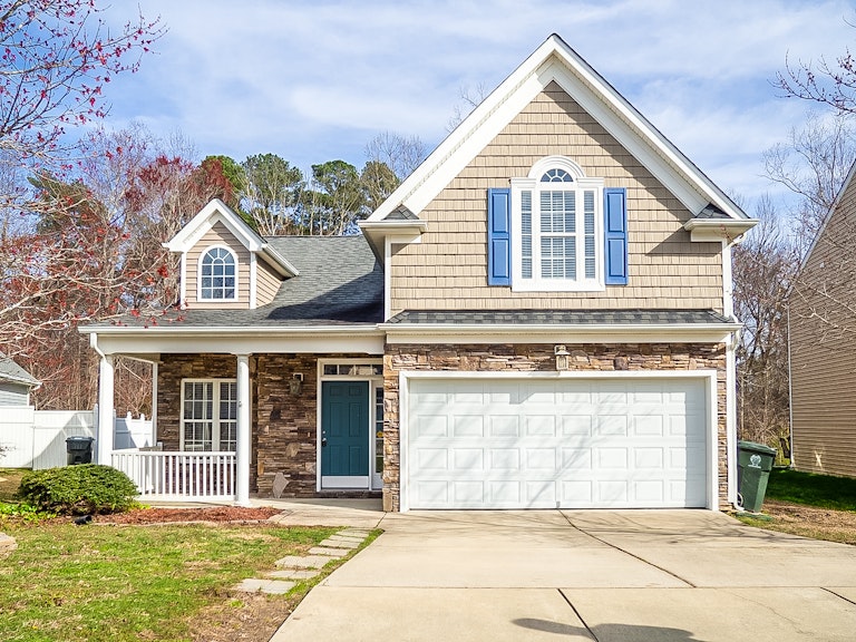 Photo 1 of 27 - 8004 Willowglen Dr, Raleigh, NC 27616