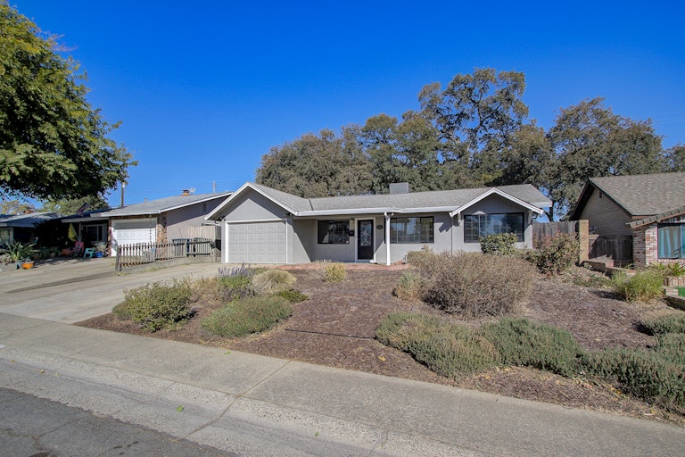 Photo 10 of 61 - 7333 Oakberry Way, Citrus Heights, CA 95621
