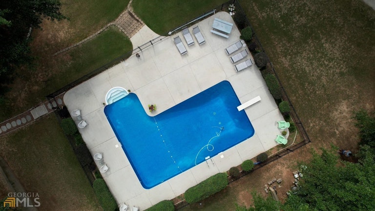 Photo 10 of 50 - 235 Newton Ridge Dr, Covington, GA 30014