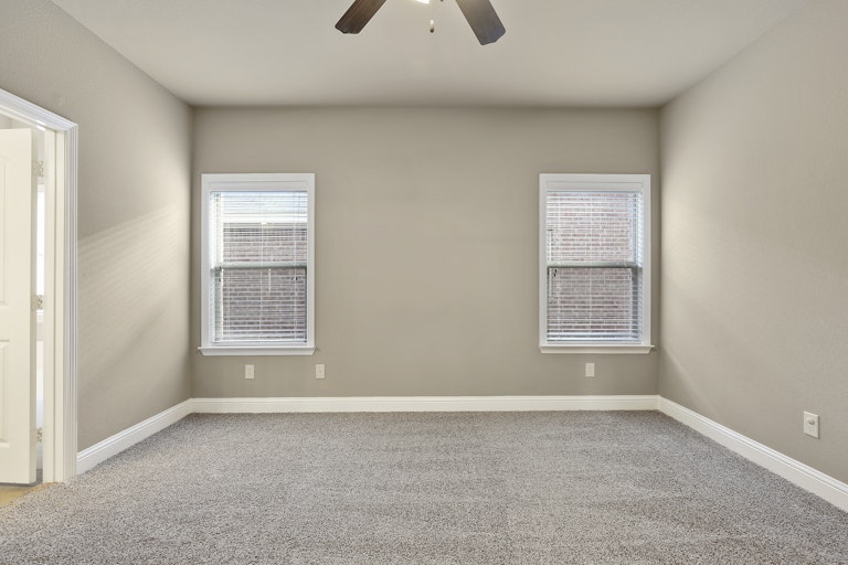 Photo 20 of 36 - 5848 Burgundy Rose Dr, Fort Worth, TX 76123