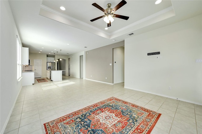 Photo 10 of 23 - 210 Quarryman Dr, Hutto, TX 78634
