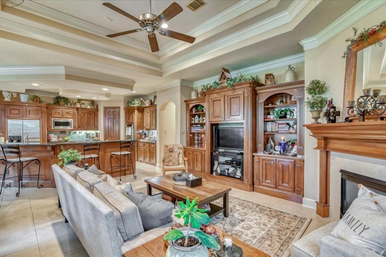 Photo 22 of 50 - 25306 Fawn Point Ct, Spring, TX 77389