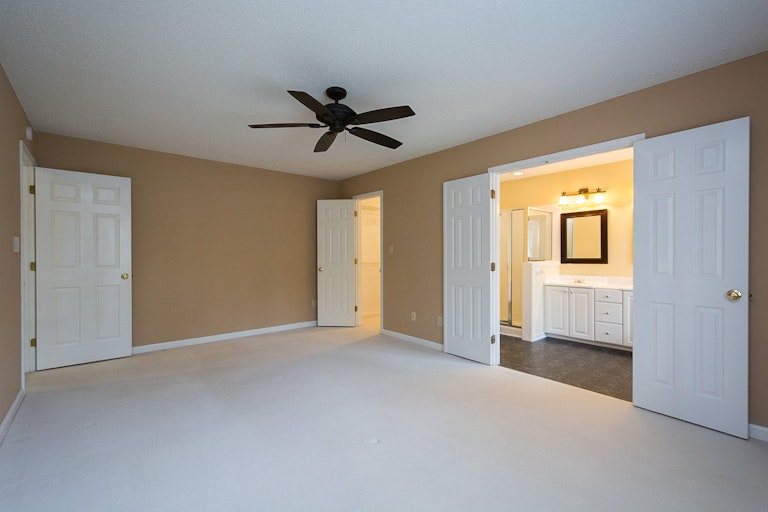 Photo 18 of 30 - 8604 Carolingian Ct, Raleigh, NC 27615