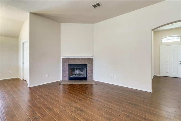 Photo 8 of 33 - 10045 Pronghorn Ln, Fort Worth, TX 76108
