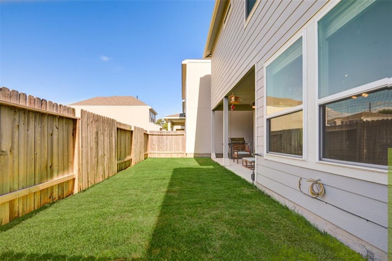 Photo 30 of 33 - 10009 Granary Dr, Houston, TX 77080
