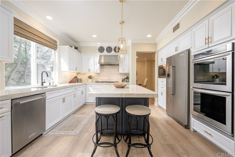 Photo 31 of 72 - 18692 Calera Ln, Huntington Beach, CA 92648