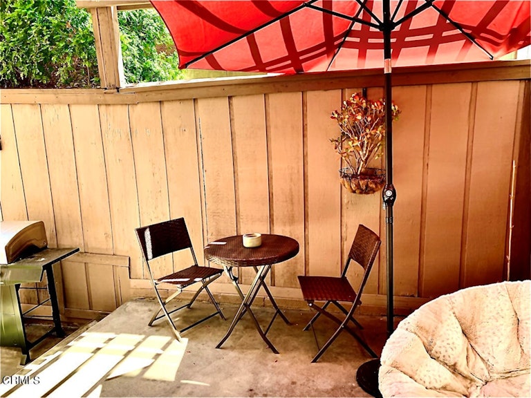 Photo 10 of 33 - 44 Northwoods Ln, La Crescenta, CA 91214