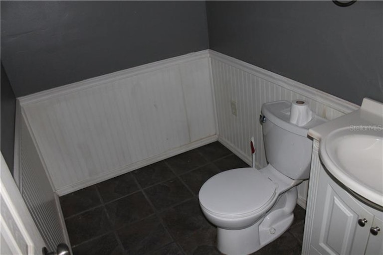 Photo 10 of 16 - 1102 N Palmetto Cir, Eustis, FL 32726