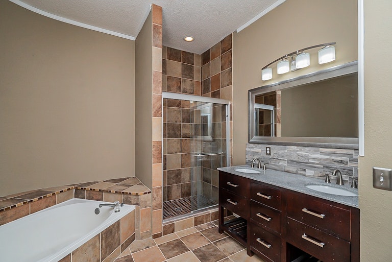 Photo 6 of 47 - 1309 Woodthorpe Dr, Mesquite, TX 75181
