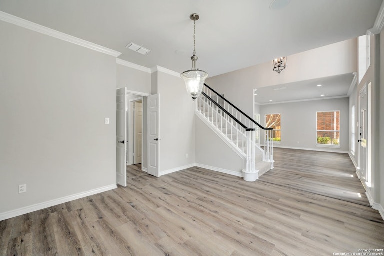 Photo 14 of 32 - 16218 Robinwood Ln, San Antonio, TX 78248