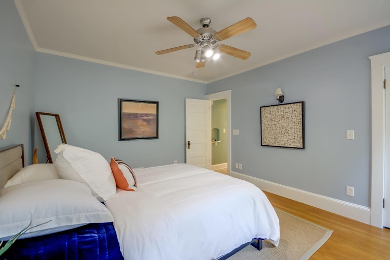 Photo 31 of 47 - 2401 U St, Sacramento, CA 95818