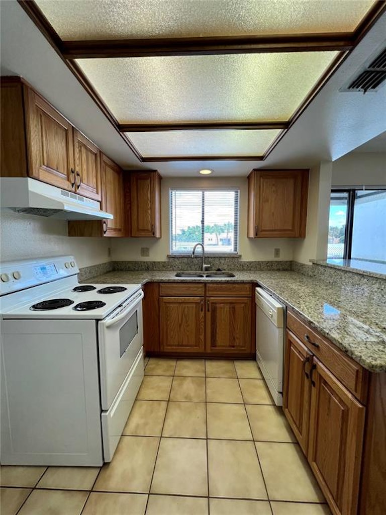 Photo 24 of 55 - 1823 Village Ct #1823, Mulberry, FL 33860