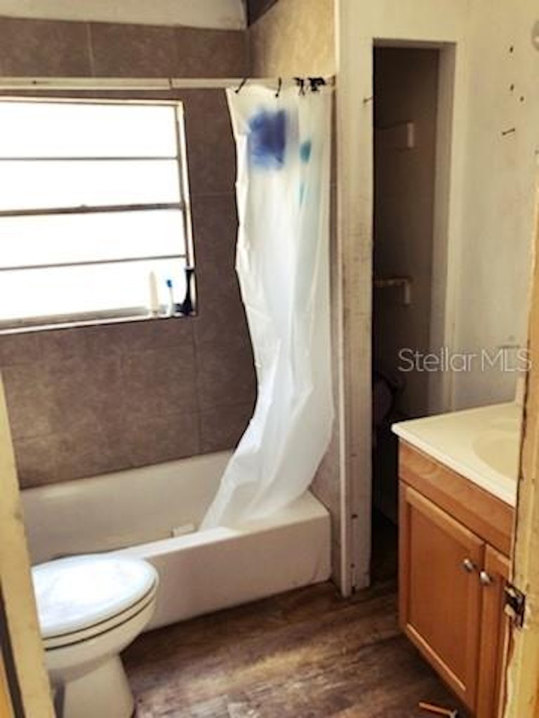 Photo 10 of 17 - 704 Lime Ave, Dundee, FL 33838