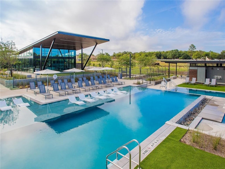 Photo 9 of 10 - 7104 Gustavino Ct, Austin, TX 78744