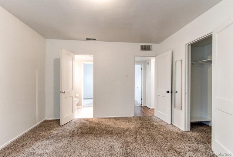 Photo 12 of 25 - 840 Tucson St, Aurora, CO 80011