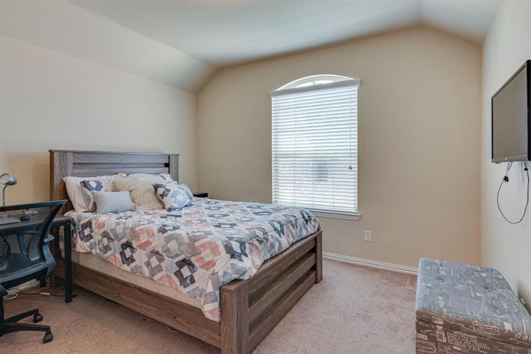 Photo 30 of 40 - 1508 Fallingwater Trl, Haslet, TX 76052
