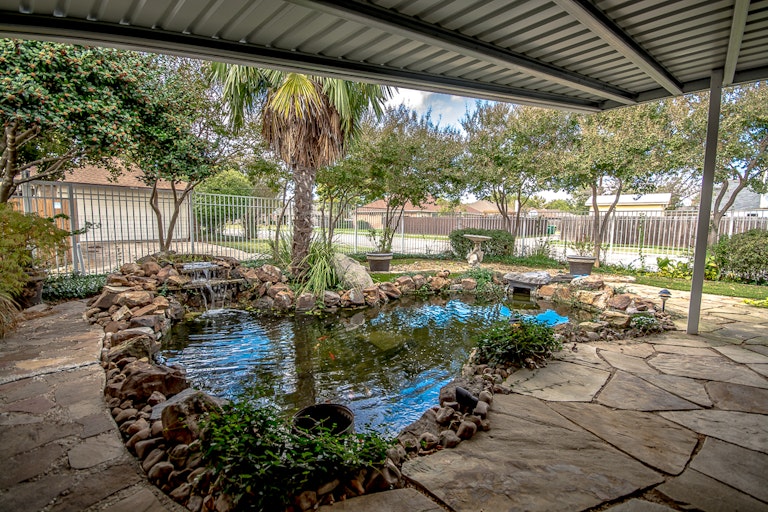Photo 5 of 30 - 3813 Bond St, Rowlett, TX 75088