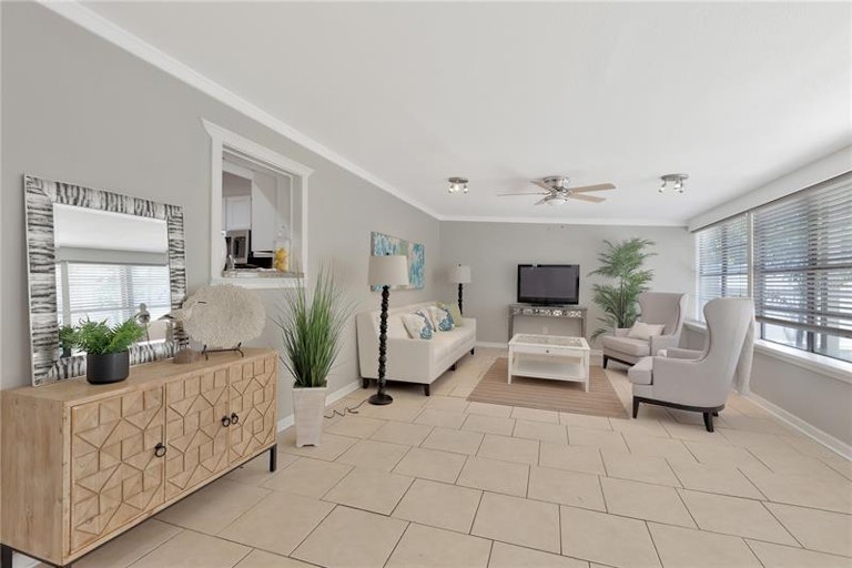 Photo 22 of 52 - 2302 S Arrawana Ave, Tampa, FL 33629