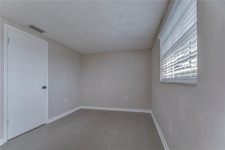Photo 22 of 49 - 2105 Dartmouth Dr, Holiday, FL 34691