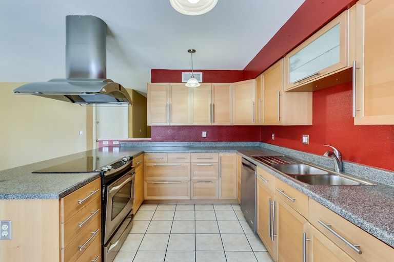 Photo 4 of 21 - 3301 E Angela Dr, Phoenix, AZ 85032