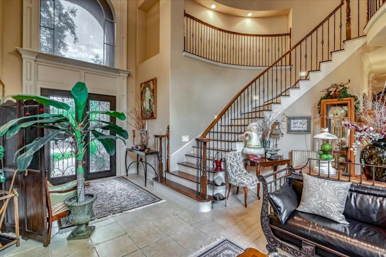 Photo 7 of 50 - 25306 Fawn Point Ct, Spring, TX 77389