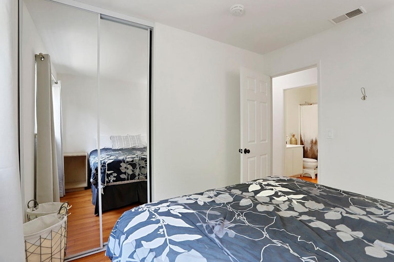 Photo 31 of 43 - 8374 La Riviera Dr, Sacramento, CA 95826