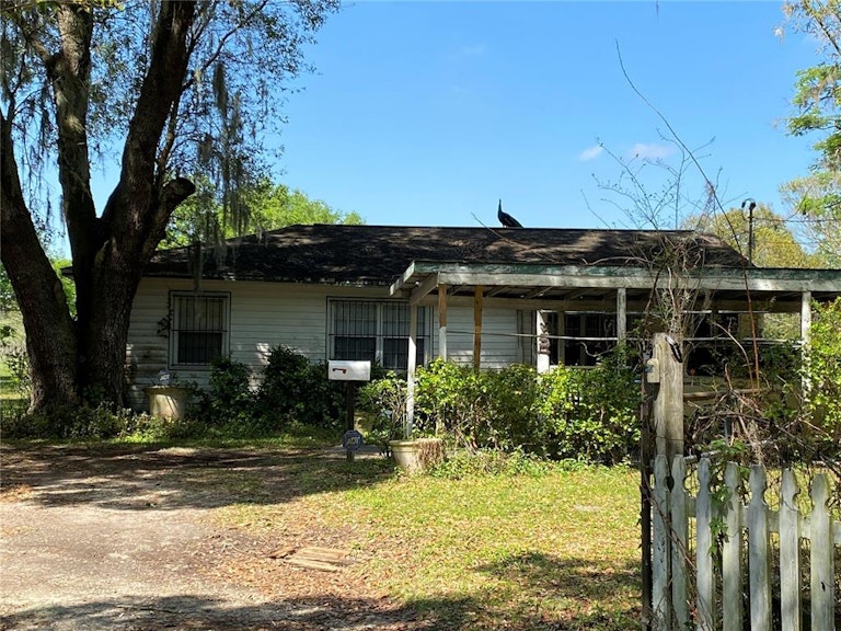 Photo 2 of 25 - 2330 N Valrico Rd, Seffner, FL 33584